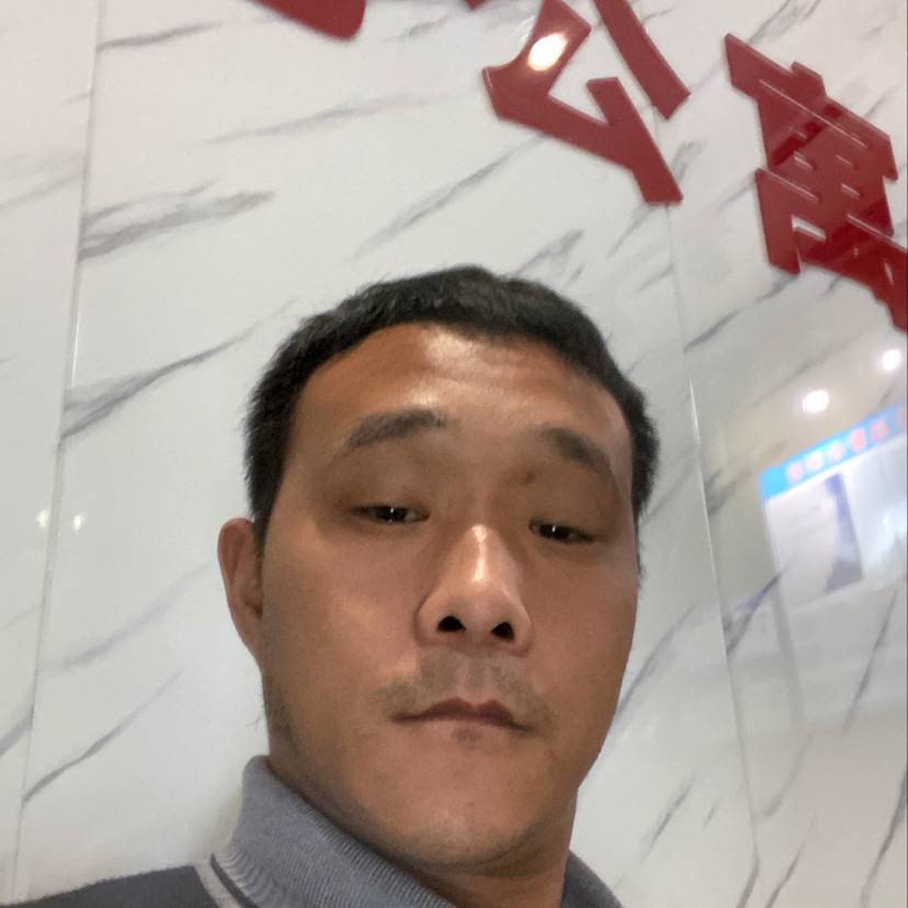 瘦瘦踢泪雨的照片