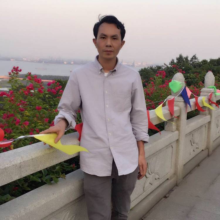 水影的强健的照片