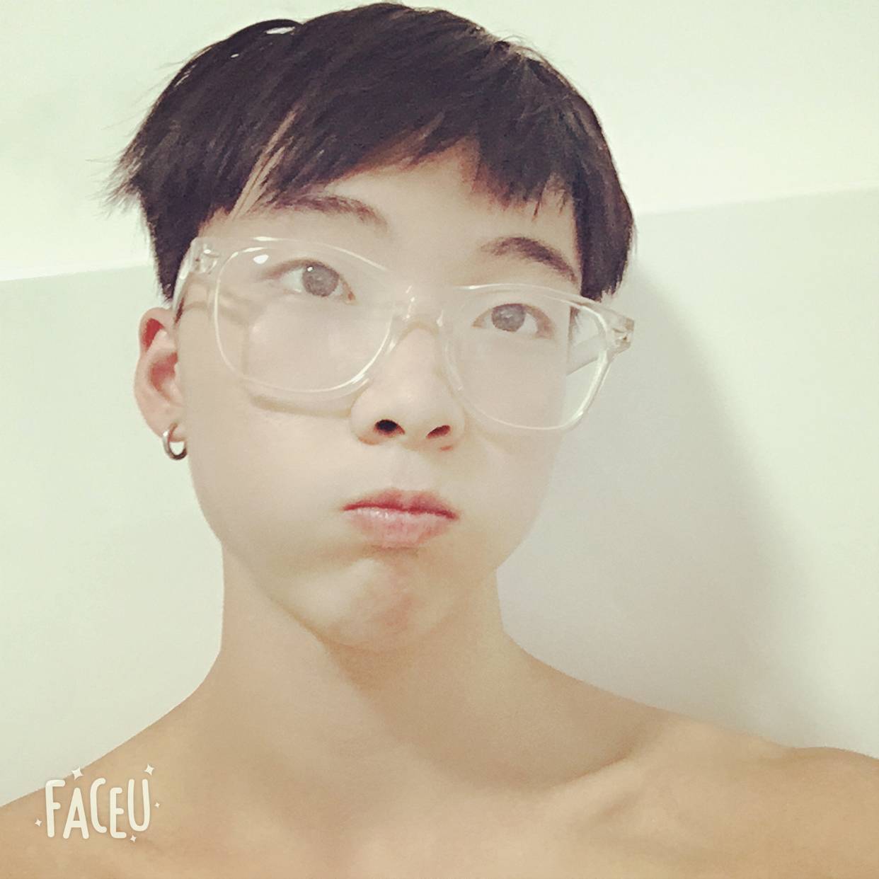 个性与鸡翅的照片