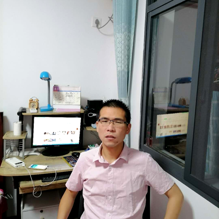 尹珩的照片