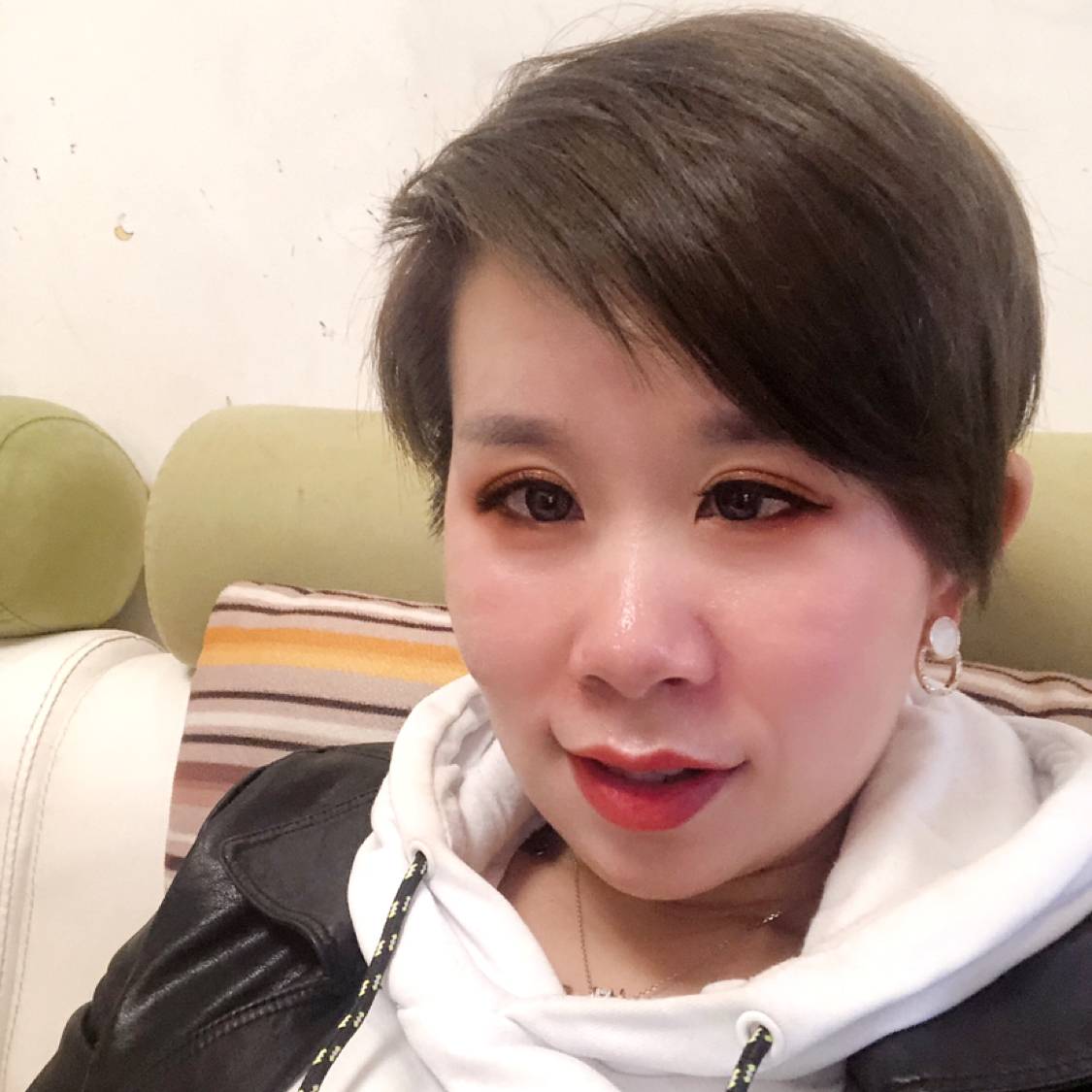 清秀多么汽车的照片