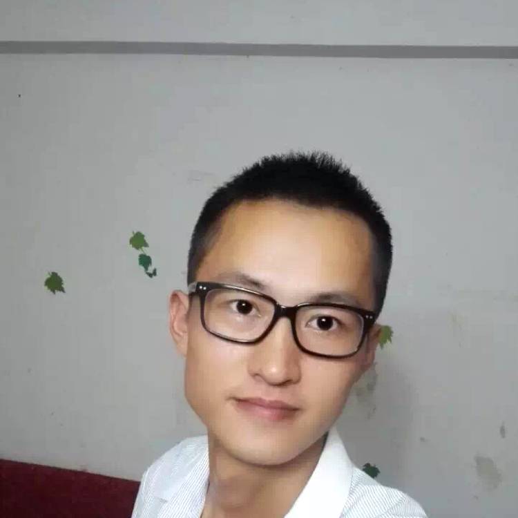 笑靥深拥温暖的照片