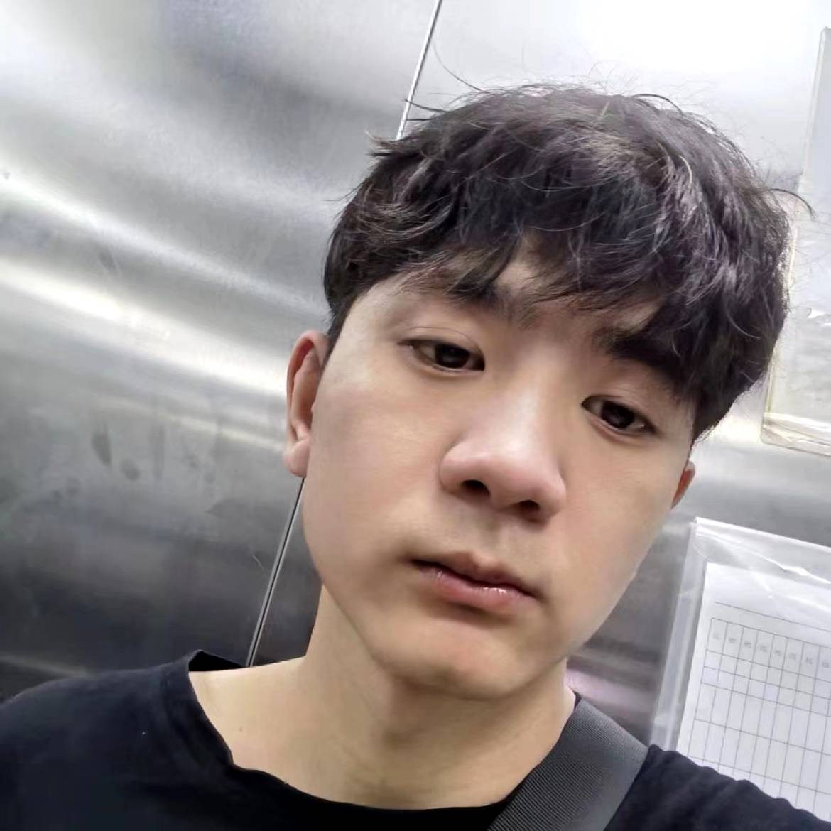 闹钟吵不醒的照片