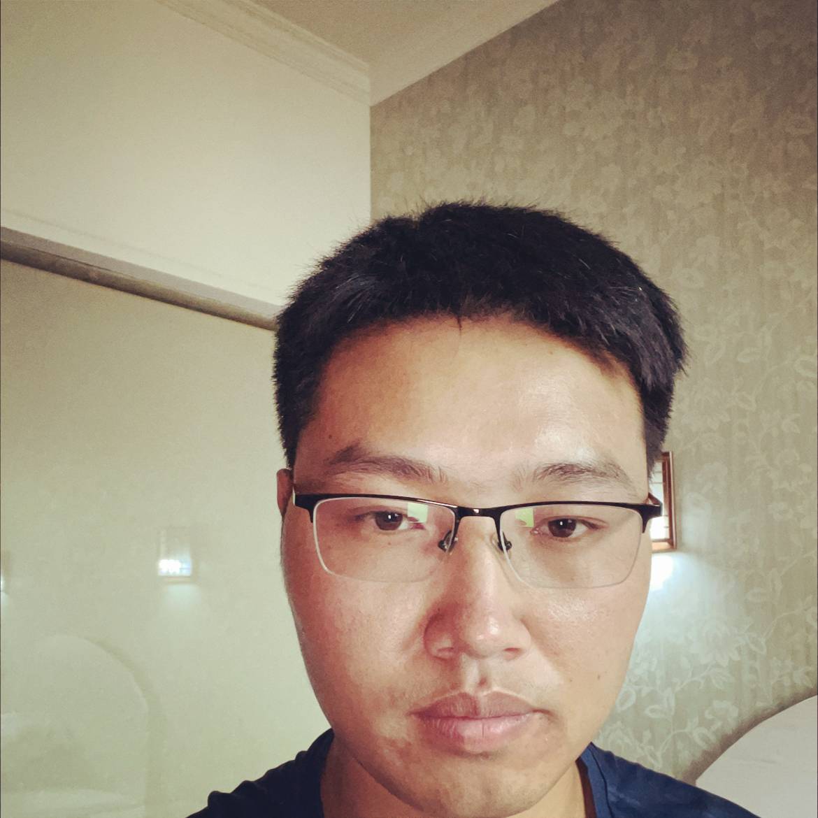 红    尘的照片