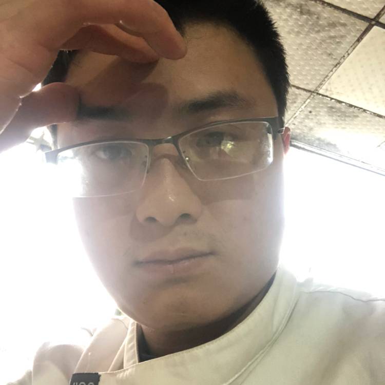 尊云挽手文静的照片