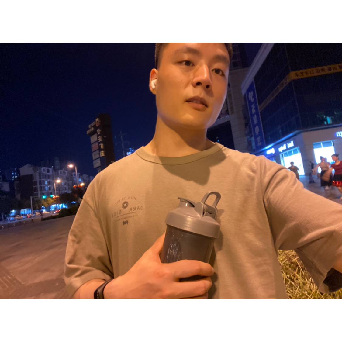 鱼雁哥哥的照片