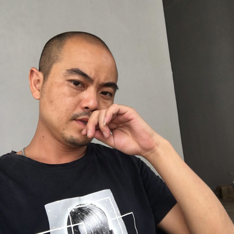 活泼那化羽的照片