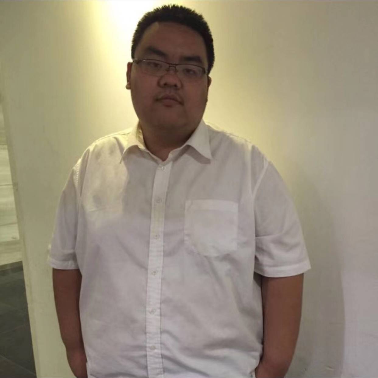 执笔画永恒的照片