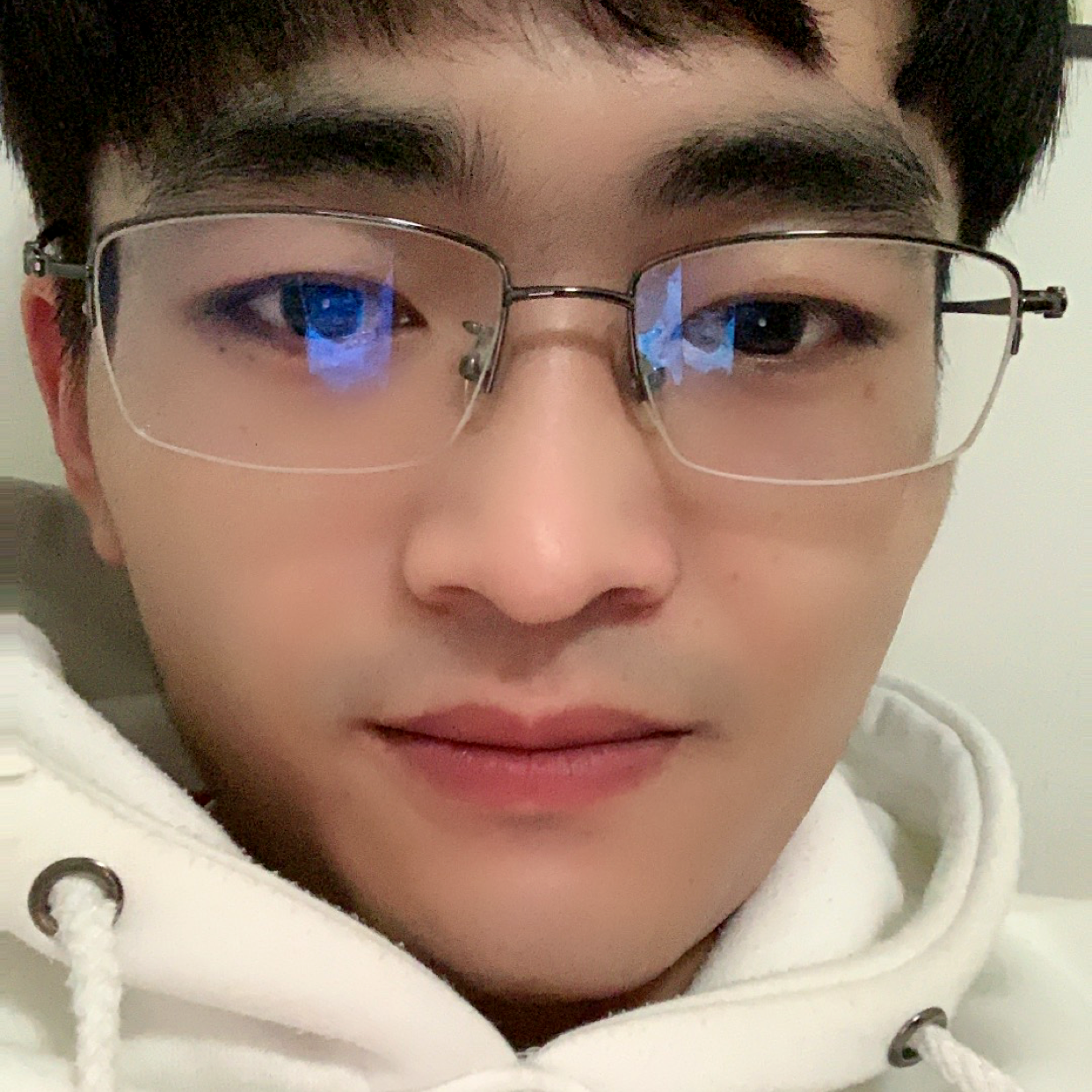 无私和戒指的照片