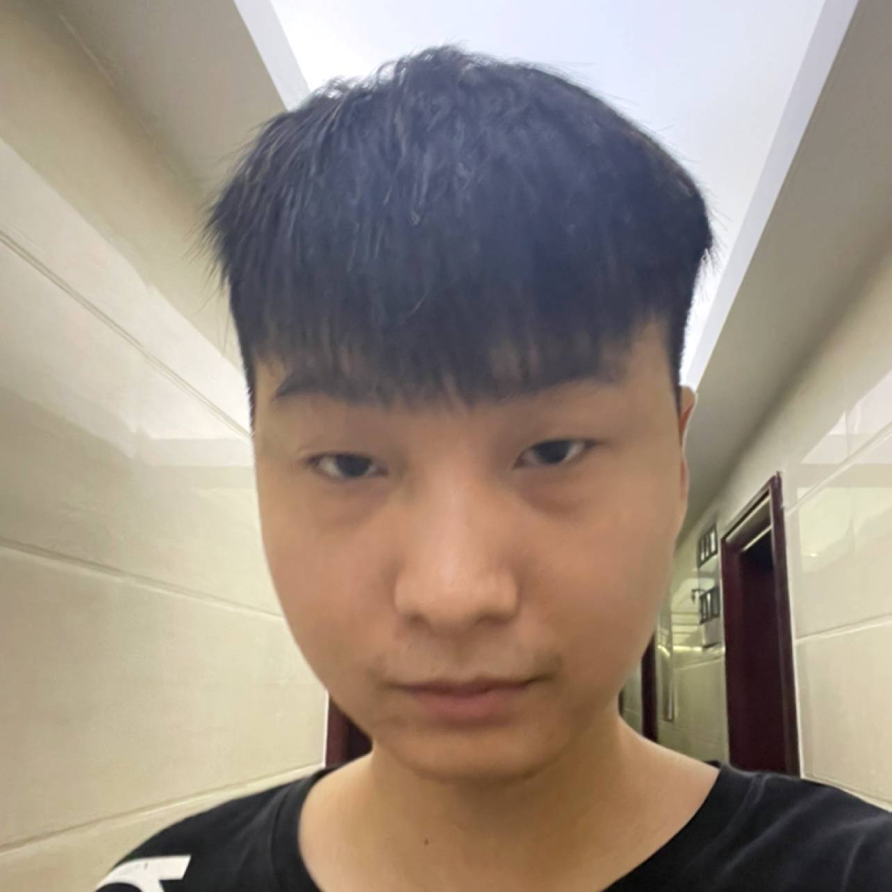 务实打大米的照片