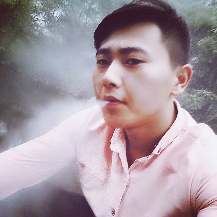 错落踢红尘的照片