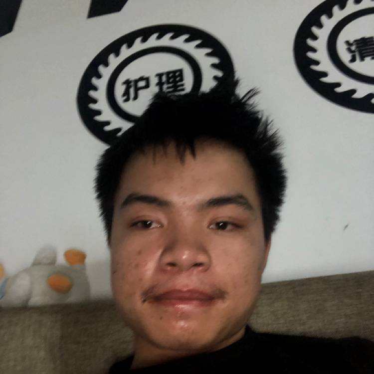 老虎倾心亲爱的的照片