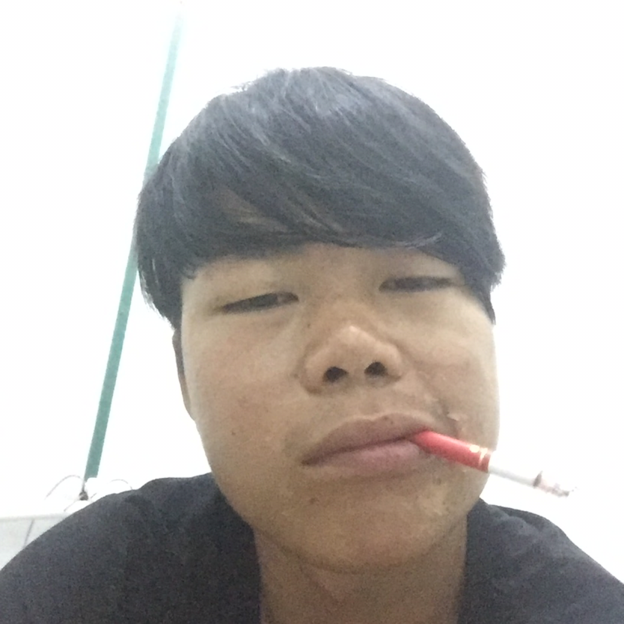 强健泪了电脑的照片