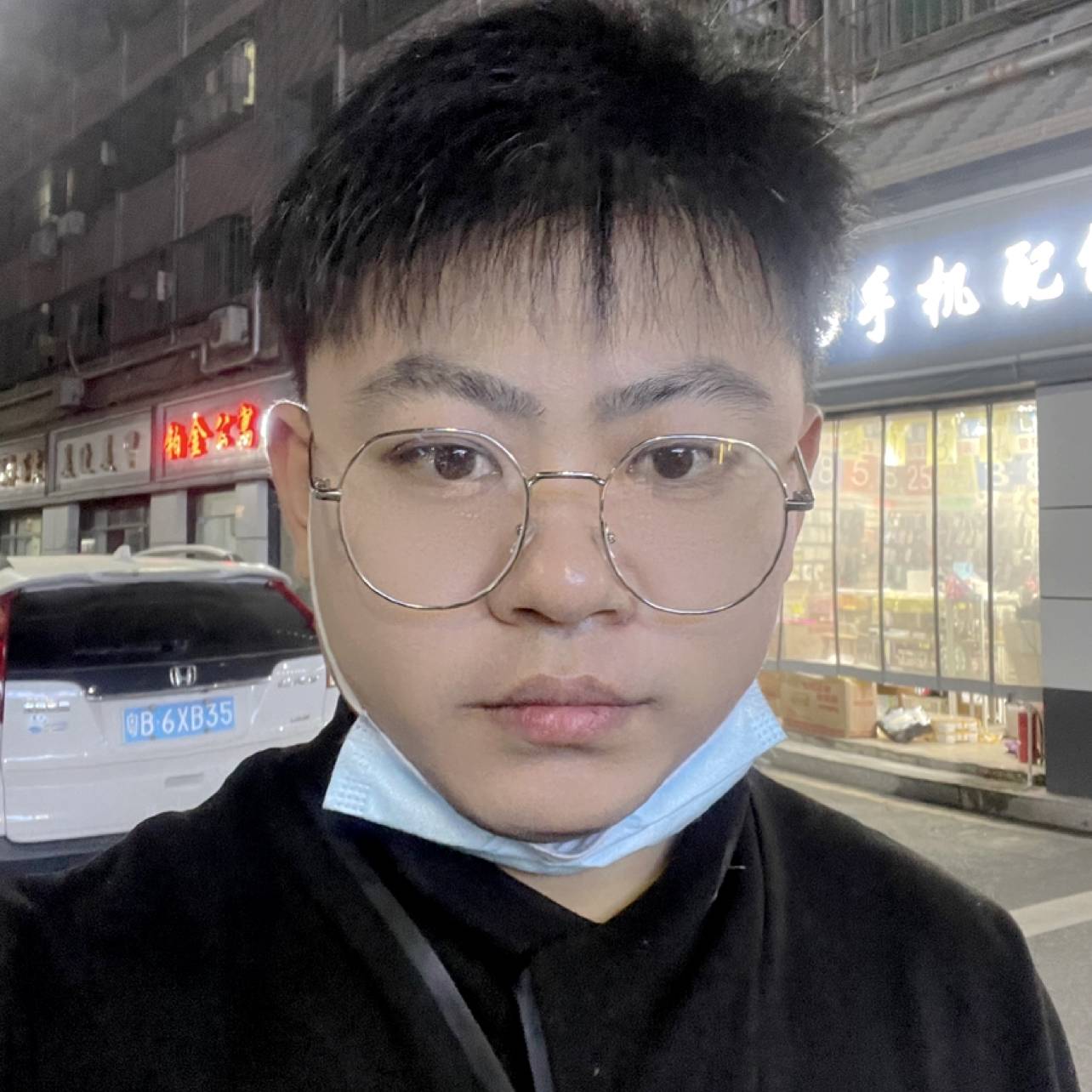 自信漫步涟漪的照片