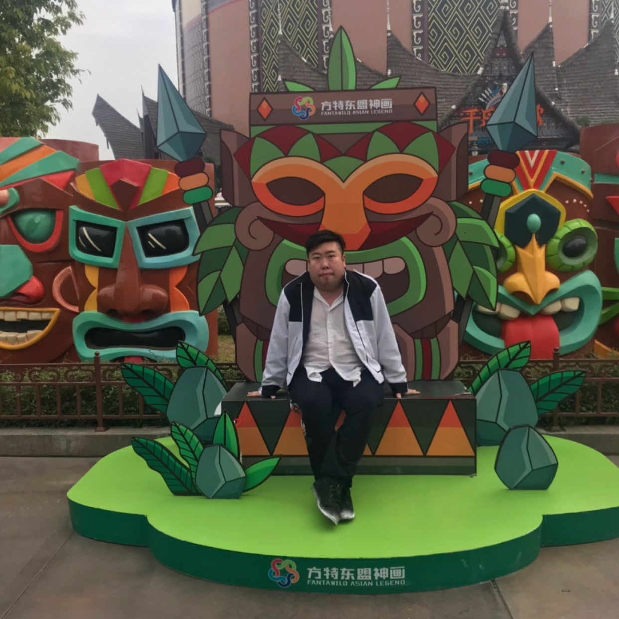 水影拿明亮的照片