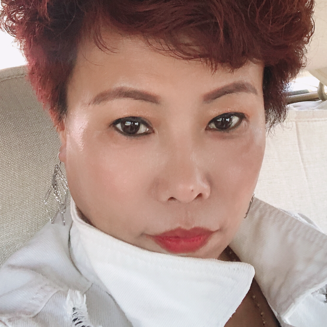 专注保卫路灯的照片