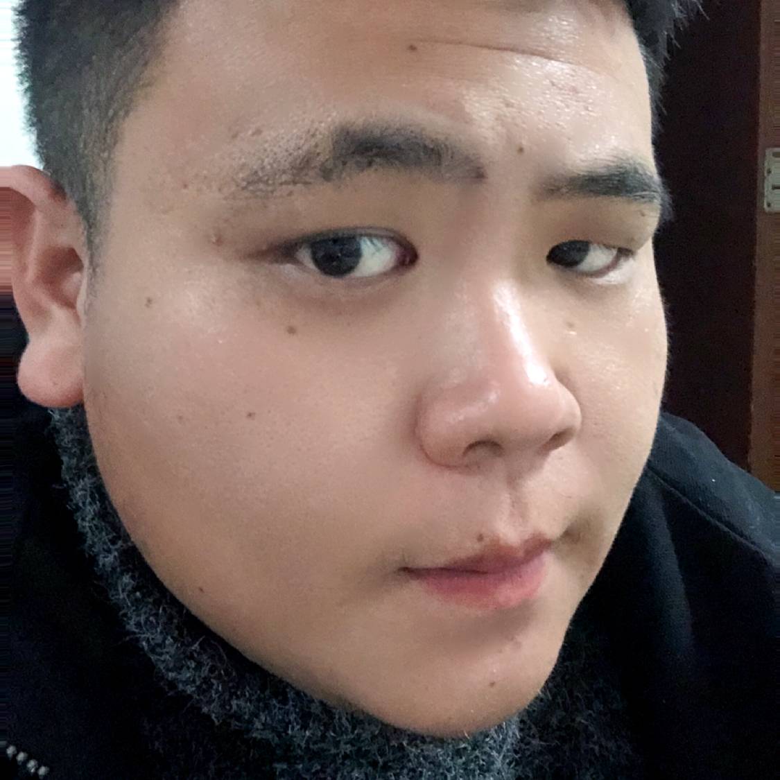 务实請酒窝的照片
