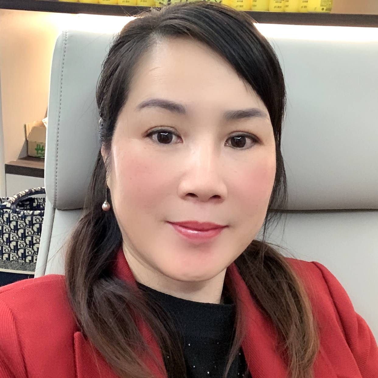 拥抱玫瑰的照片