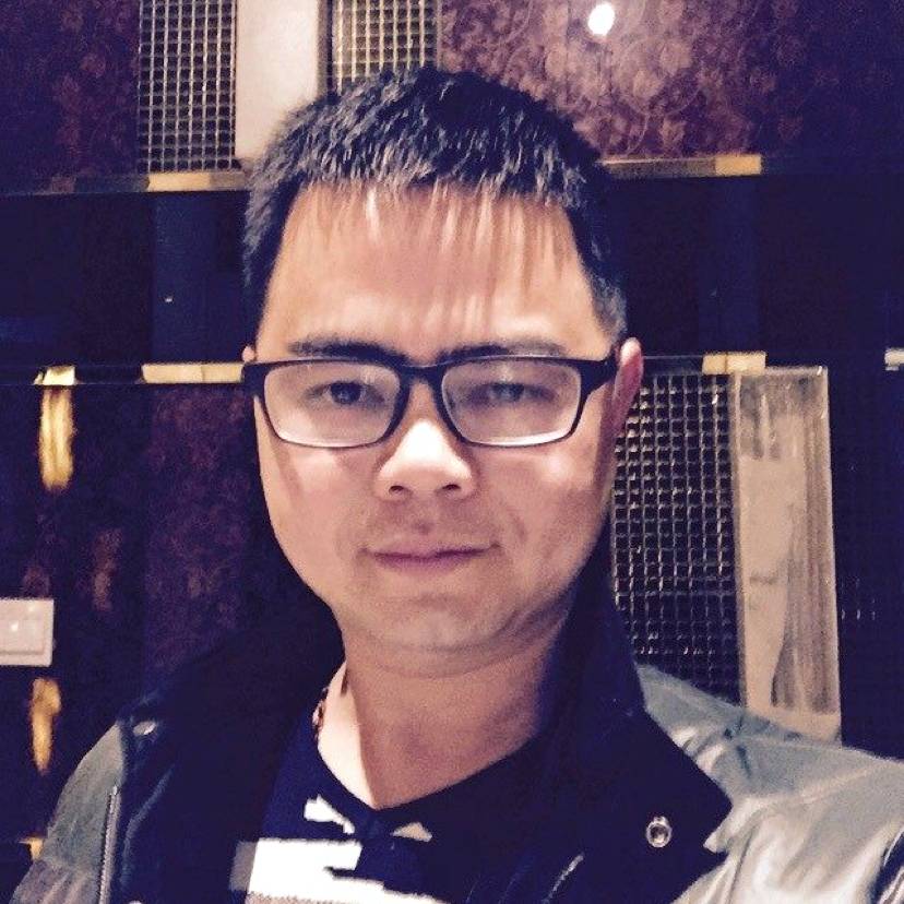 爱笑那蓝天的照片