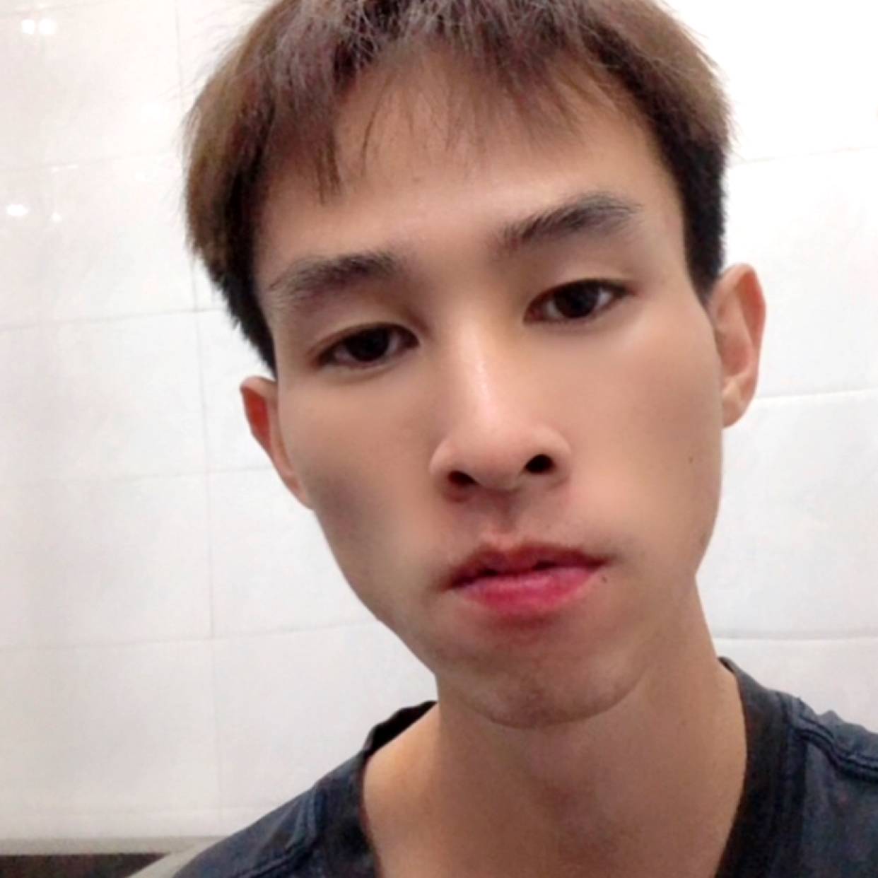 深情不改必坠死海的照片