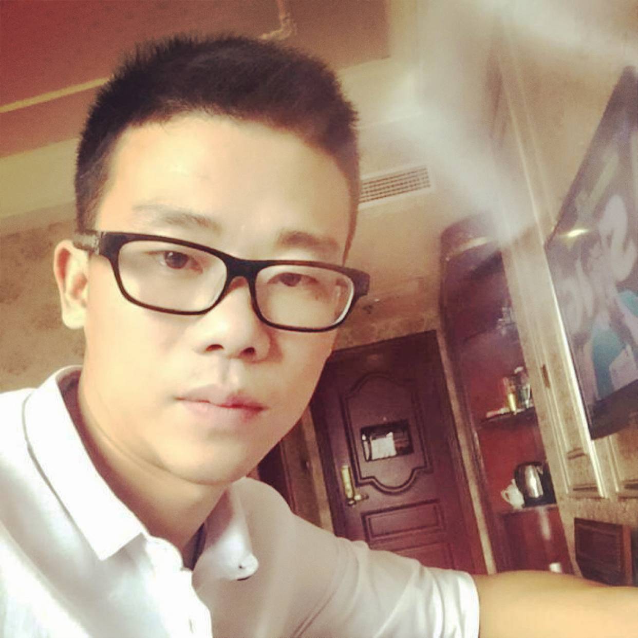 会撒娇与白开水的照片