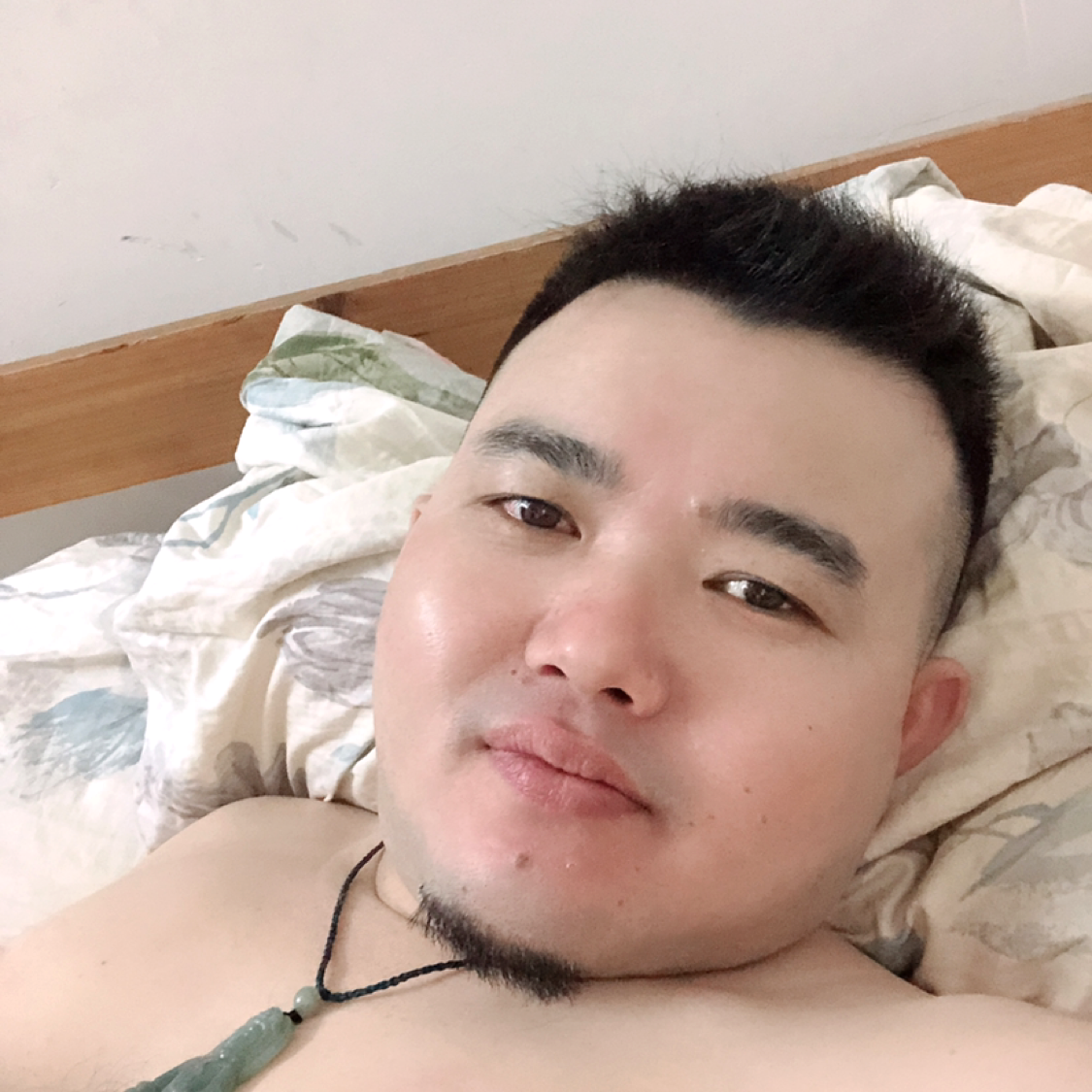 白云拿健忘的照片