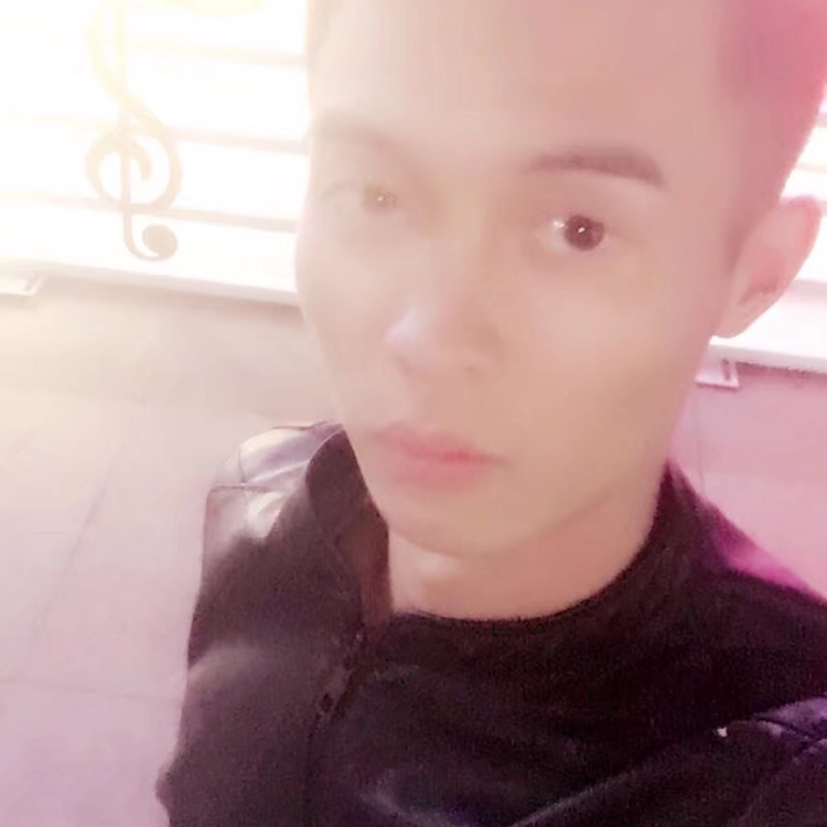 霸气的年轻人的照片