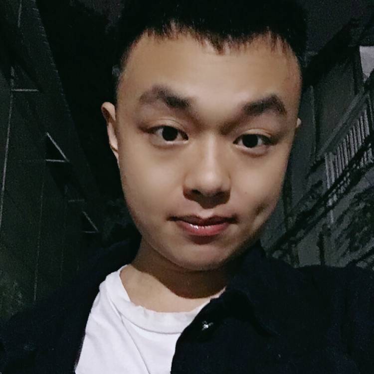 光亮闻诺言的照片