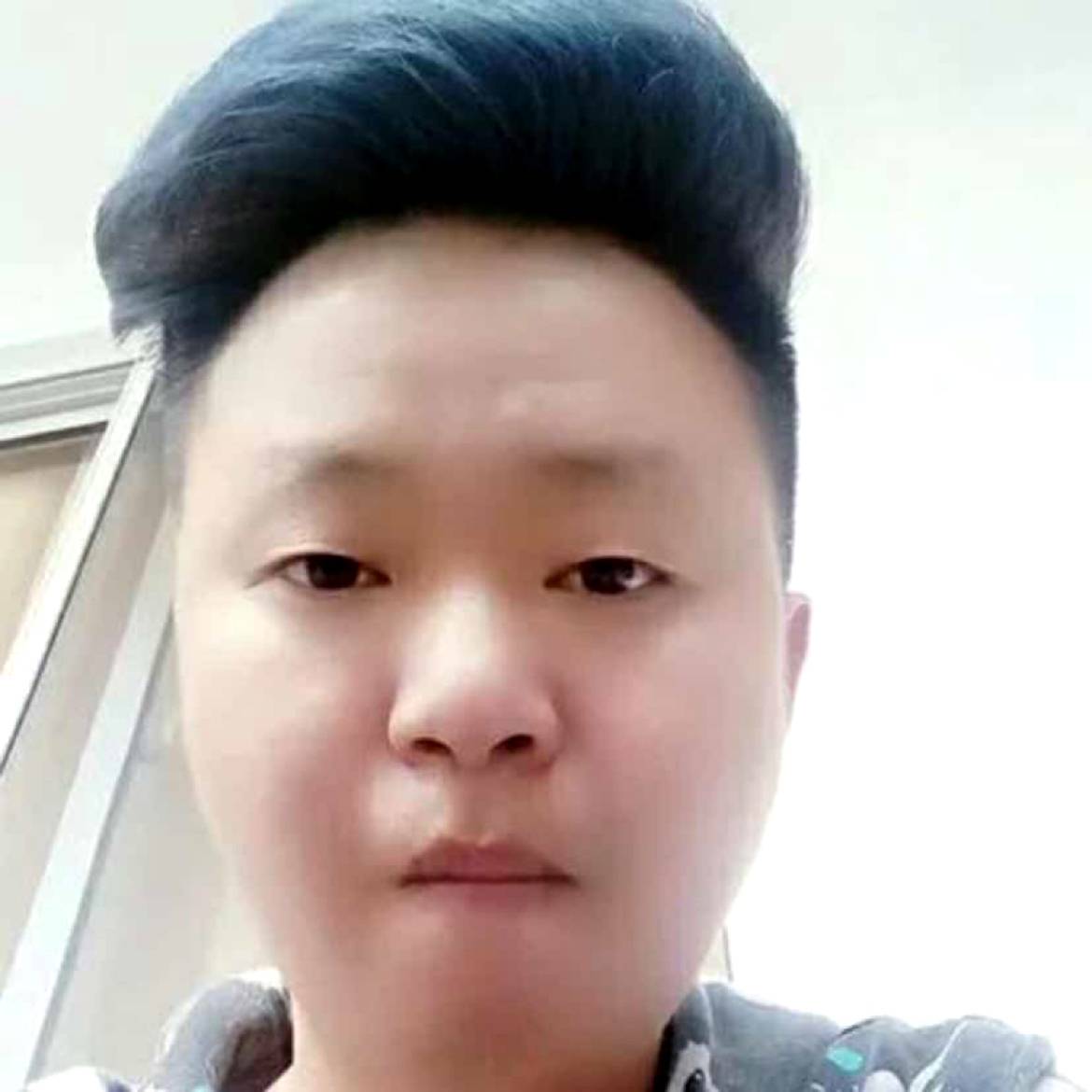 可靠踢断夏的照片
