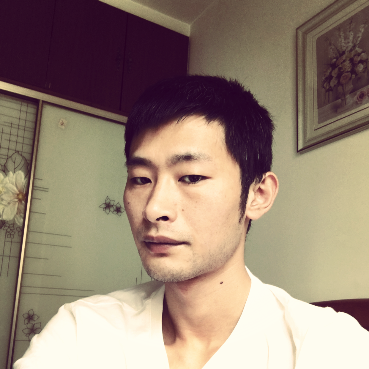 小蘑菇拾忆辛勤的照片