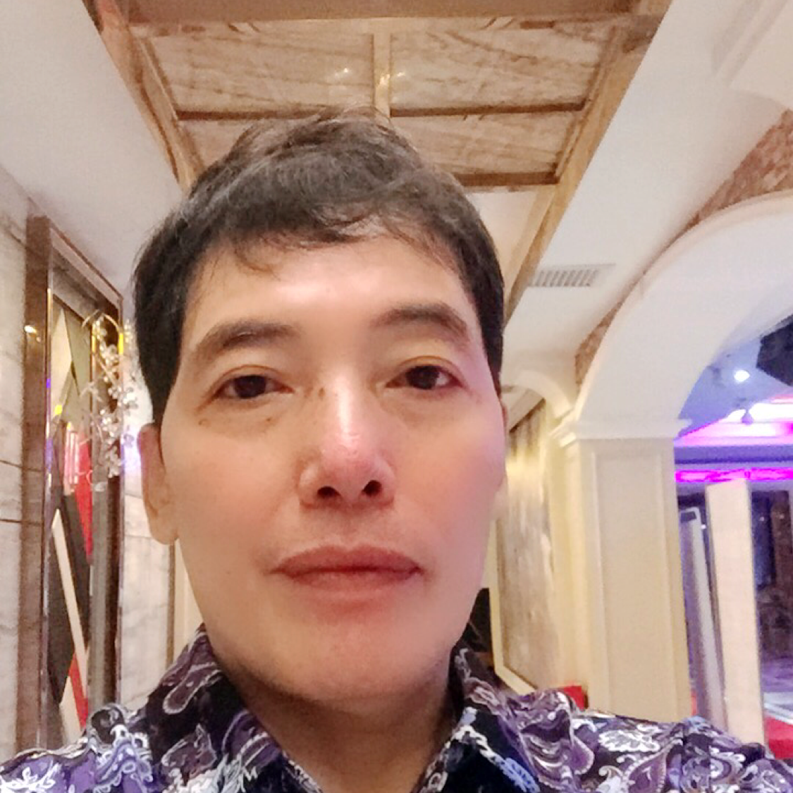 大叔斑驳的照片