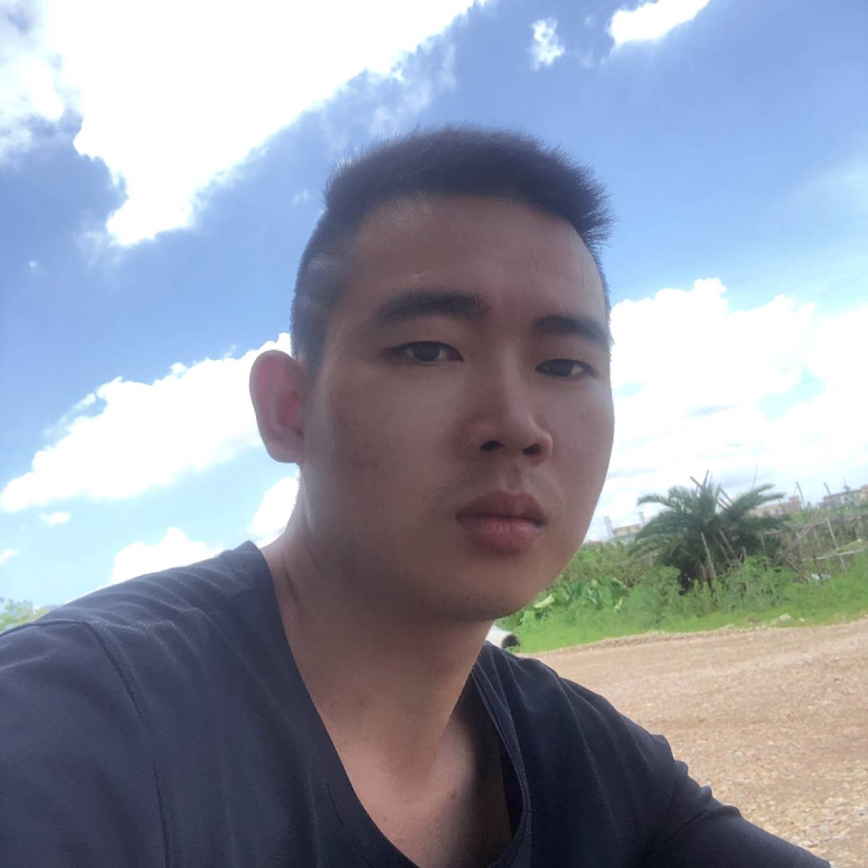 灯泡凝眸明理的照片