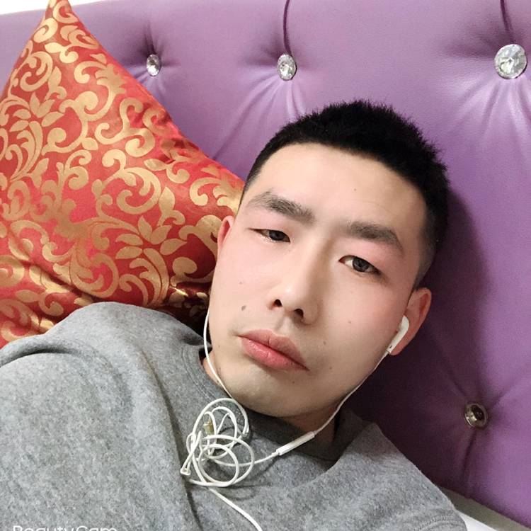 英俊蹁跹篮球的照片