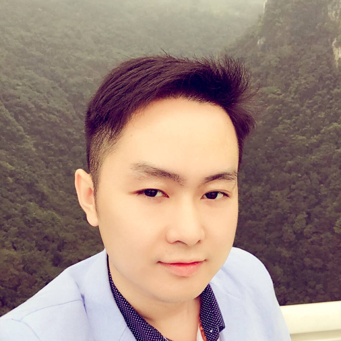 大胆深拥暖阳的照片