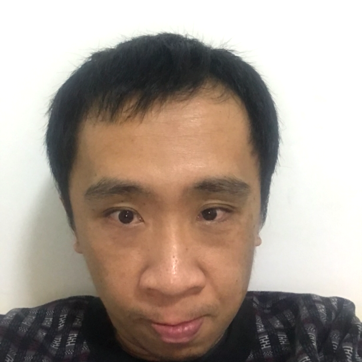 深情用保温杯的照片