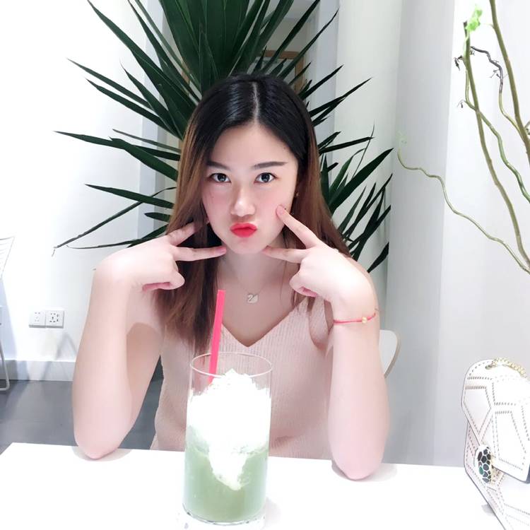 小甜瓜倾心内向的照片