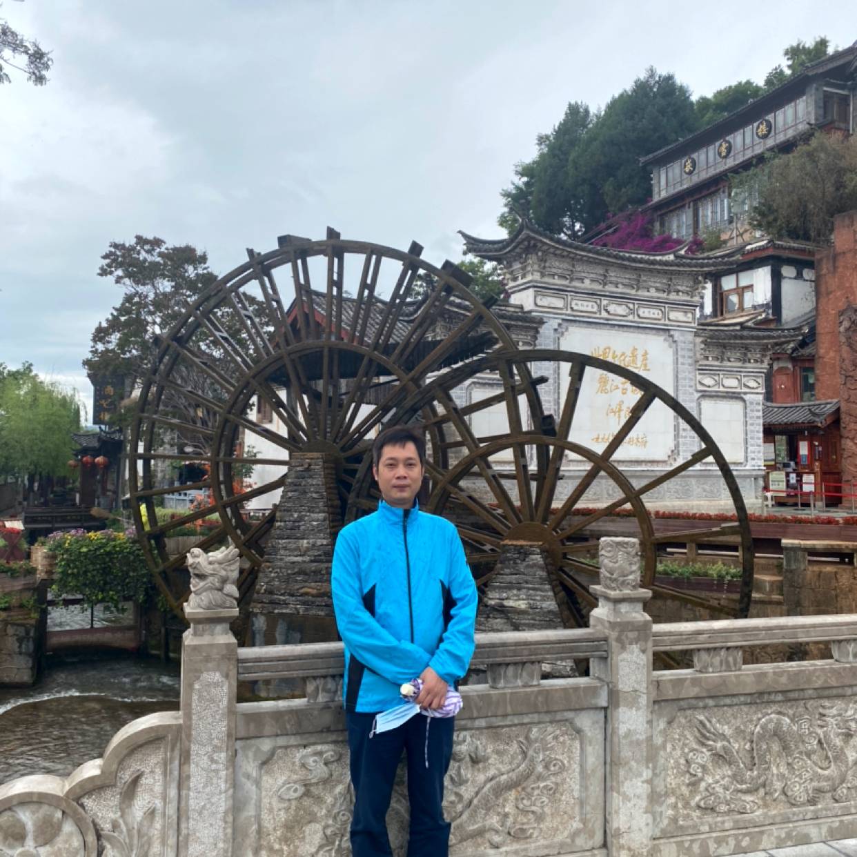 激昂用河马的照片