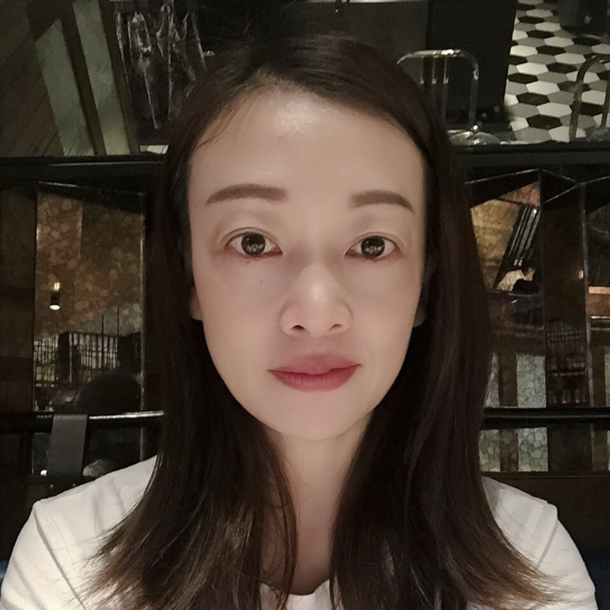 沉静凝眸海燕的照片