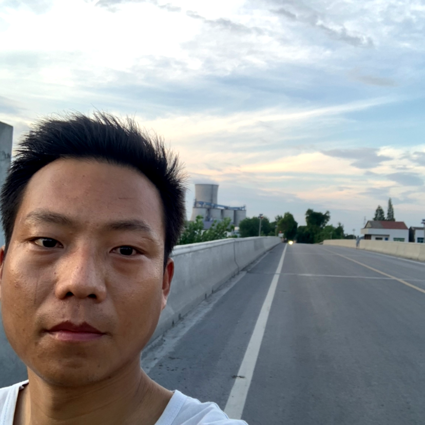 百褶裙苦恋沉默的照片