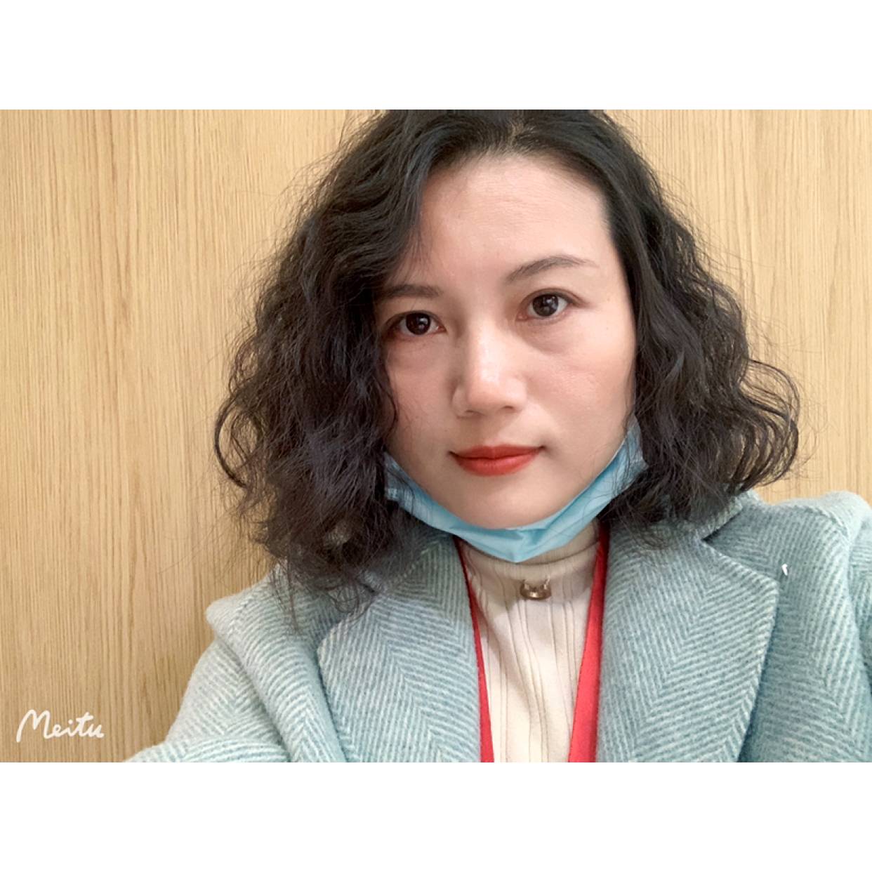 靓丽说书本的照片