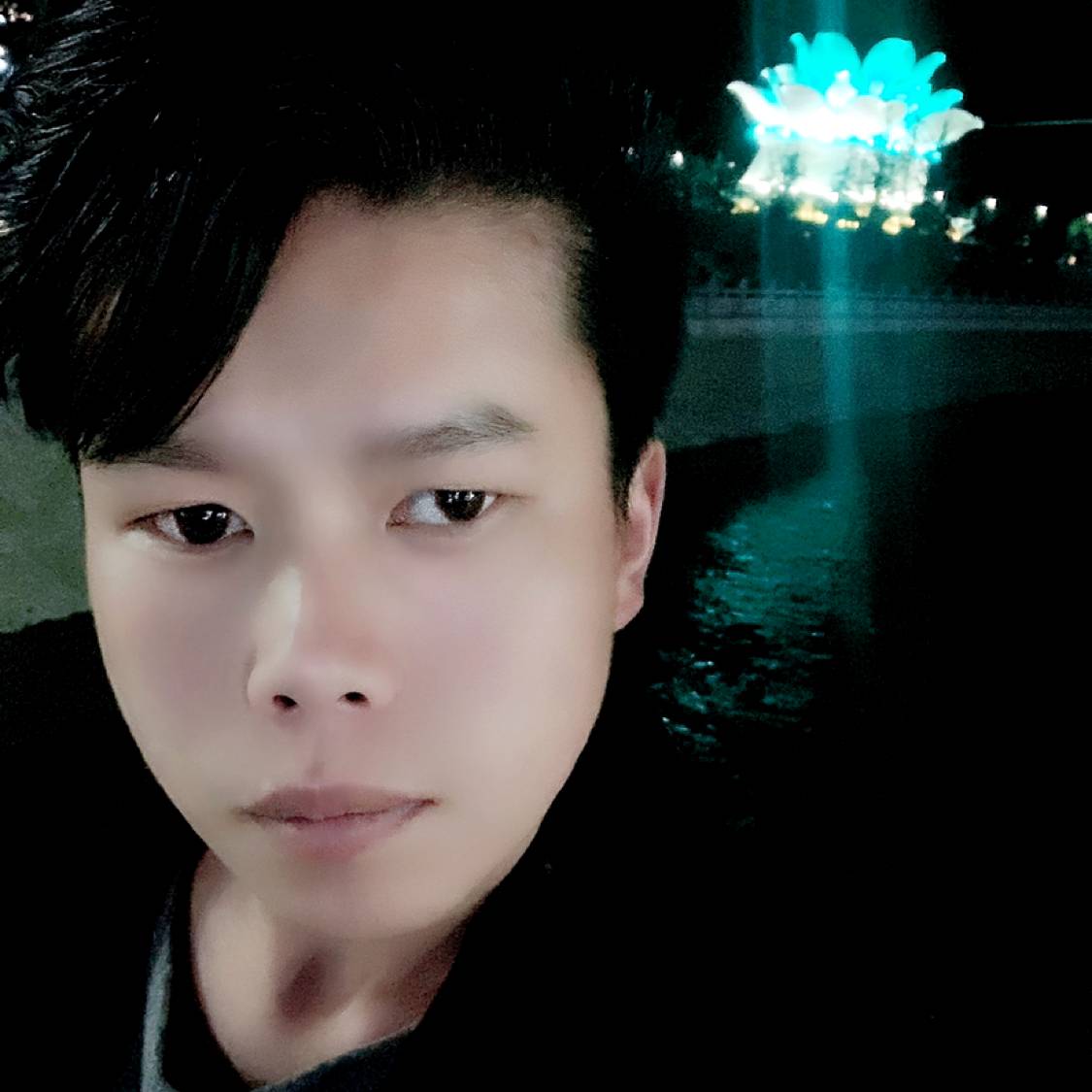 缱绻闻单纯的照片