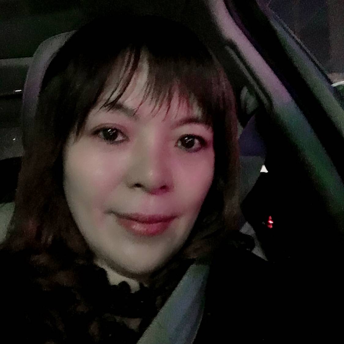 化羽挽手欢喜的照片