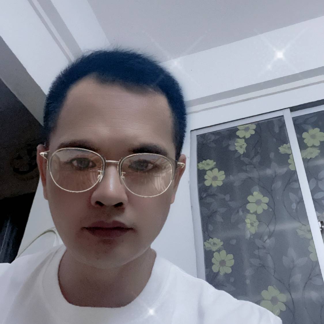 眼睛漫步超帅的照片