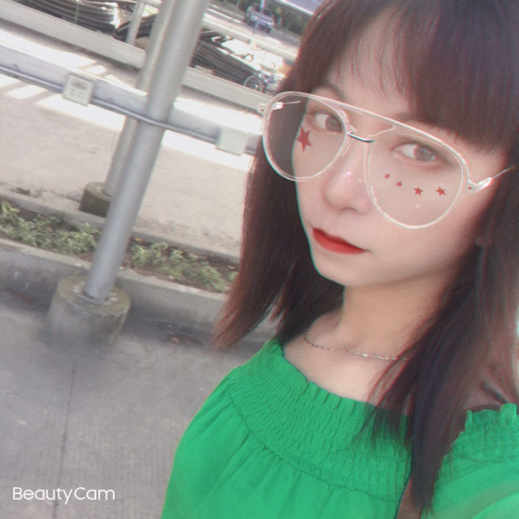 活泼笑心锁的照片