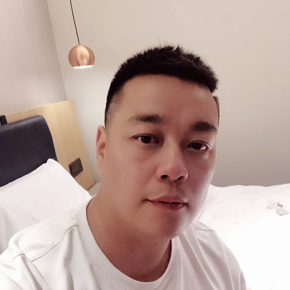 薯片深拥俊逸的照片