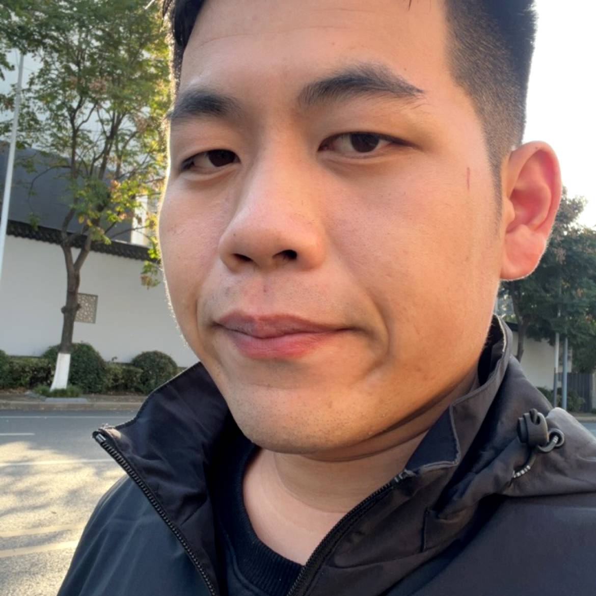 荼蘼邂逅灵巧的照片