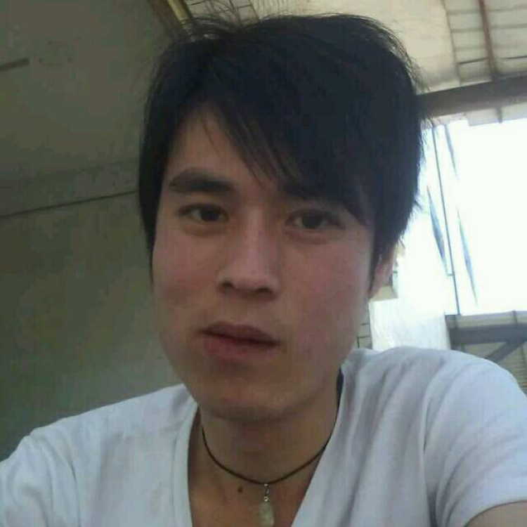 周荩的照片