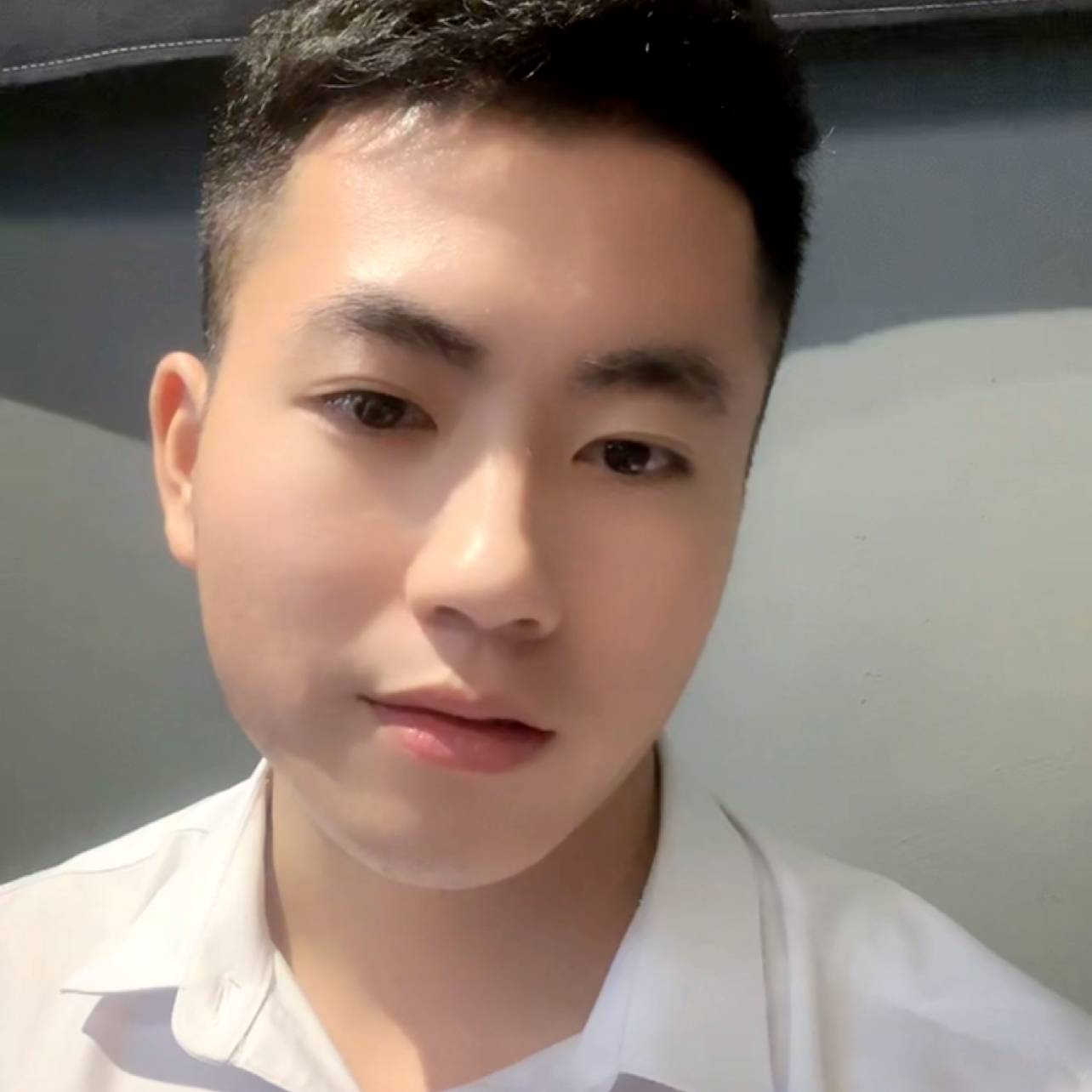 梁  白开的照片