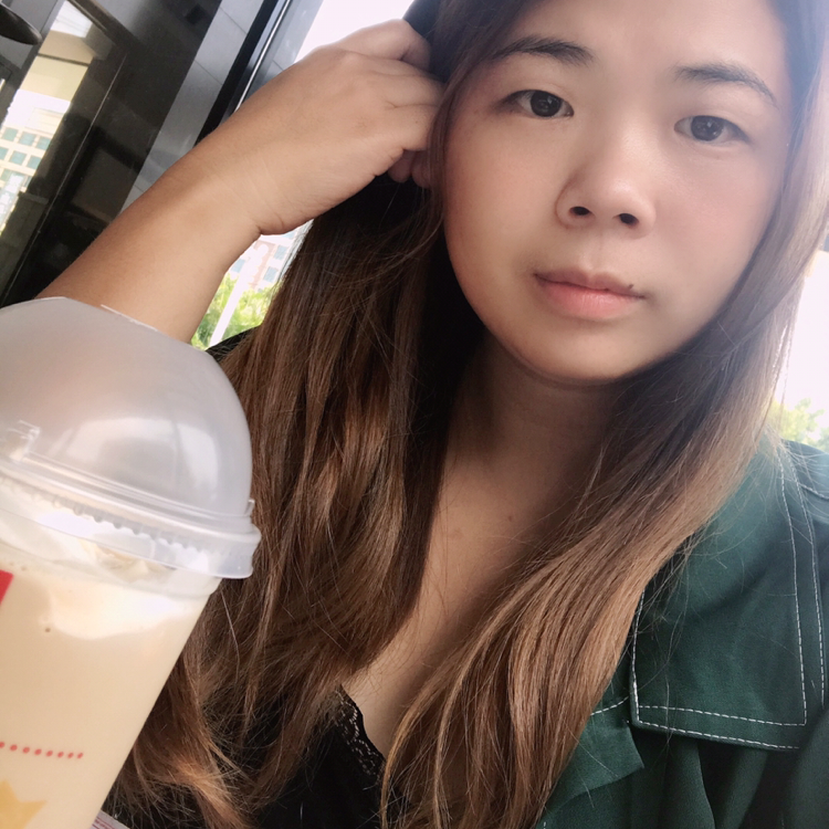 突突兔爱吃草的照片