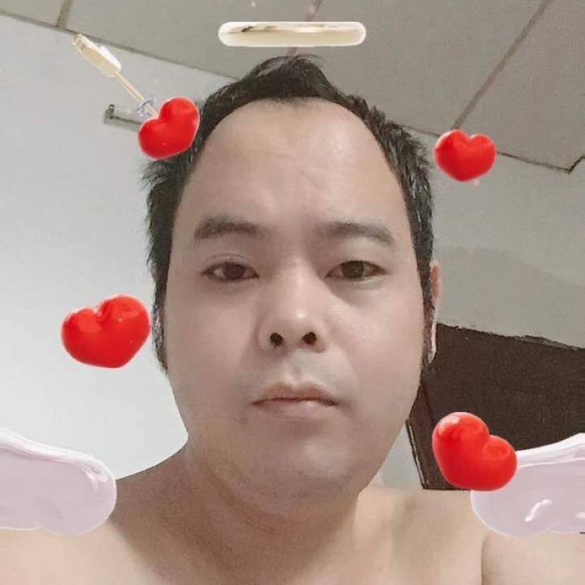 闪闪踢哑铃的照片